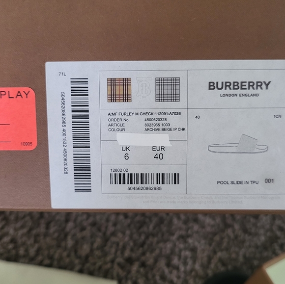 Burberry Furley Vintage Check Pool Slide Sandals - Picture 4 of 4